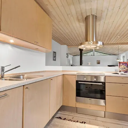 3 Bedroom Lovely In Prázdninový dům *
