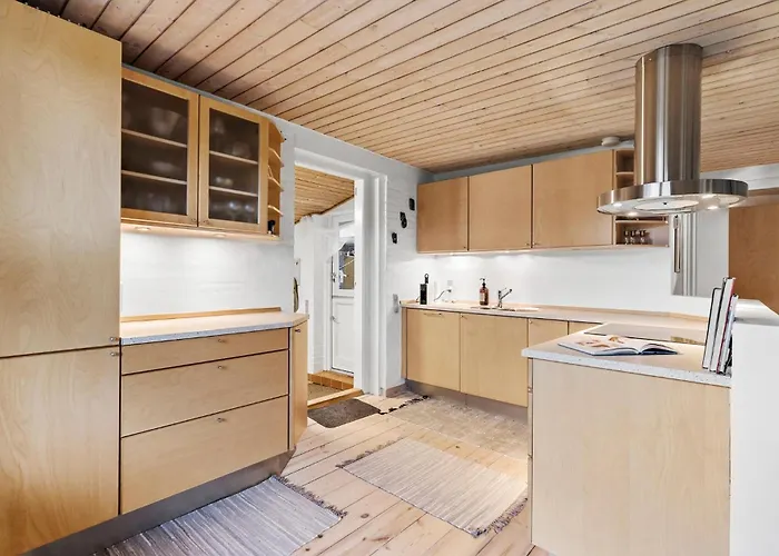 בית נופש 3 Bedroom Lovely In *
