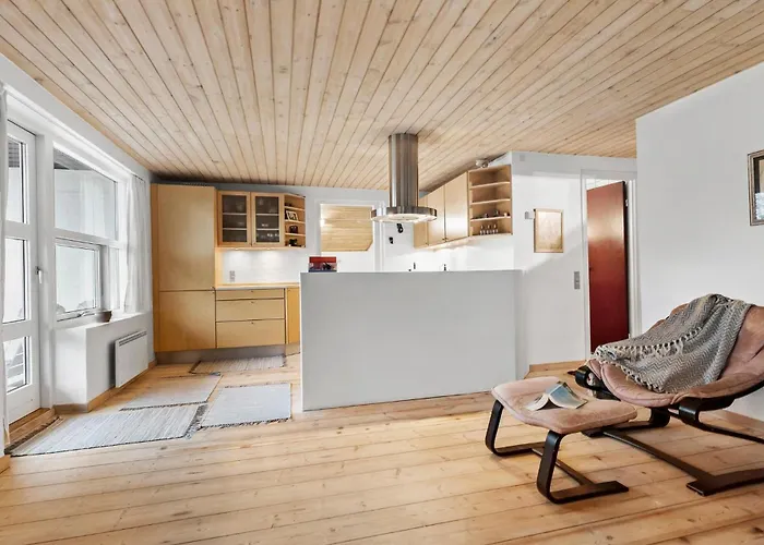 בית נופש 3 Bedroom Lovely In אבלטופט